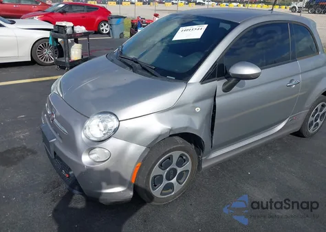 2015 Fiat 500E Battery Electric z USA, uszkodzony, nr VIN 3C3CFFGE3FT732896